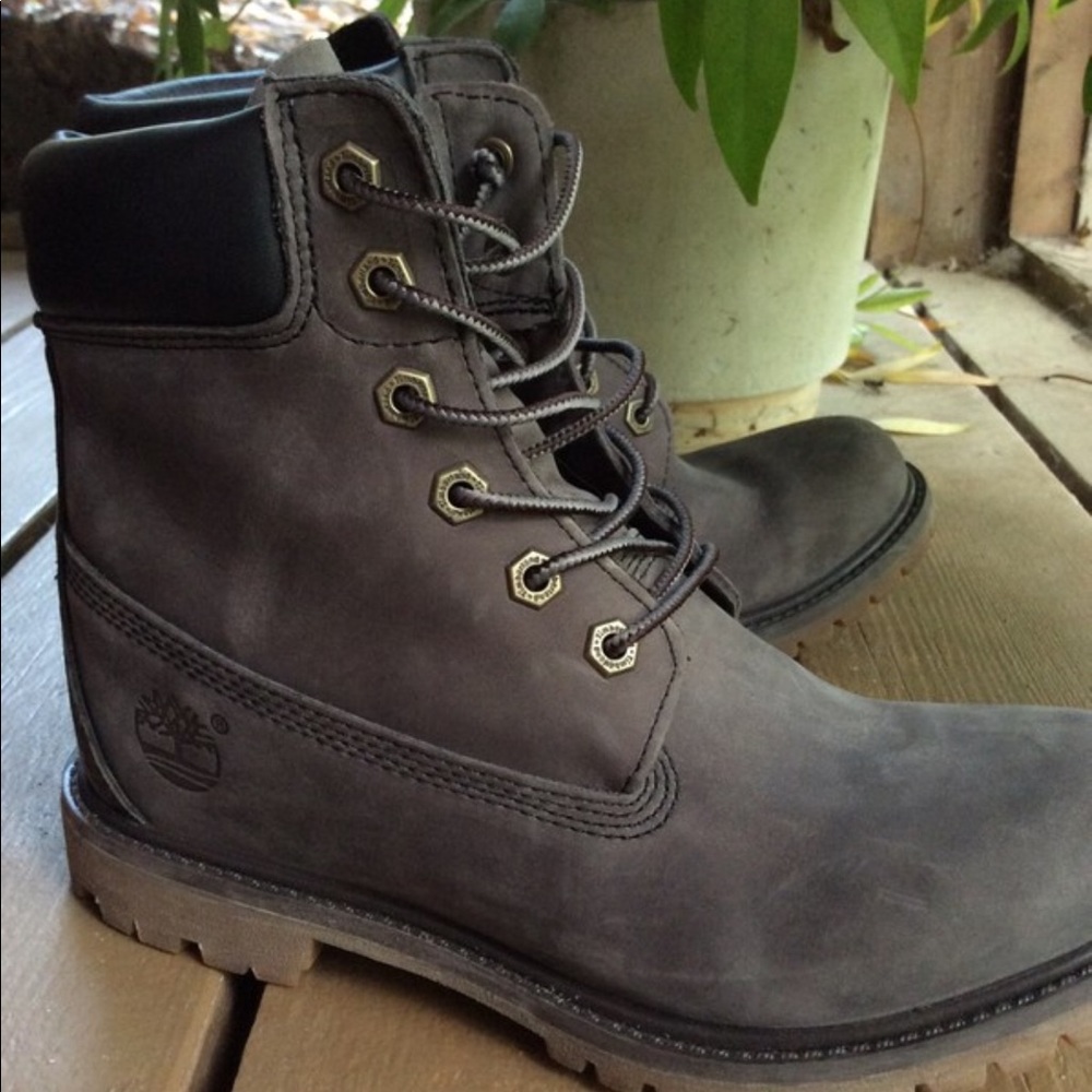 Brand new never worn authentic Timberlands